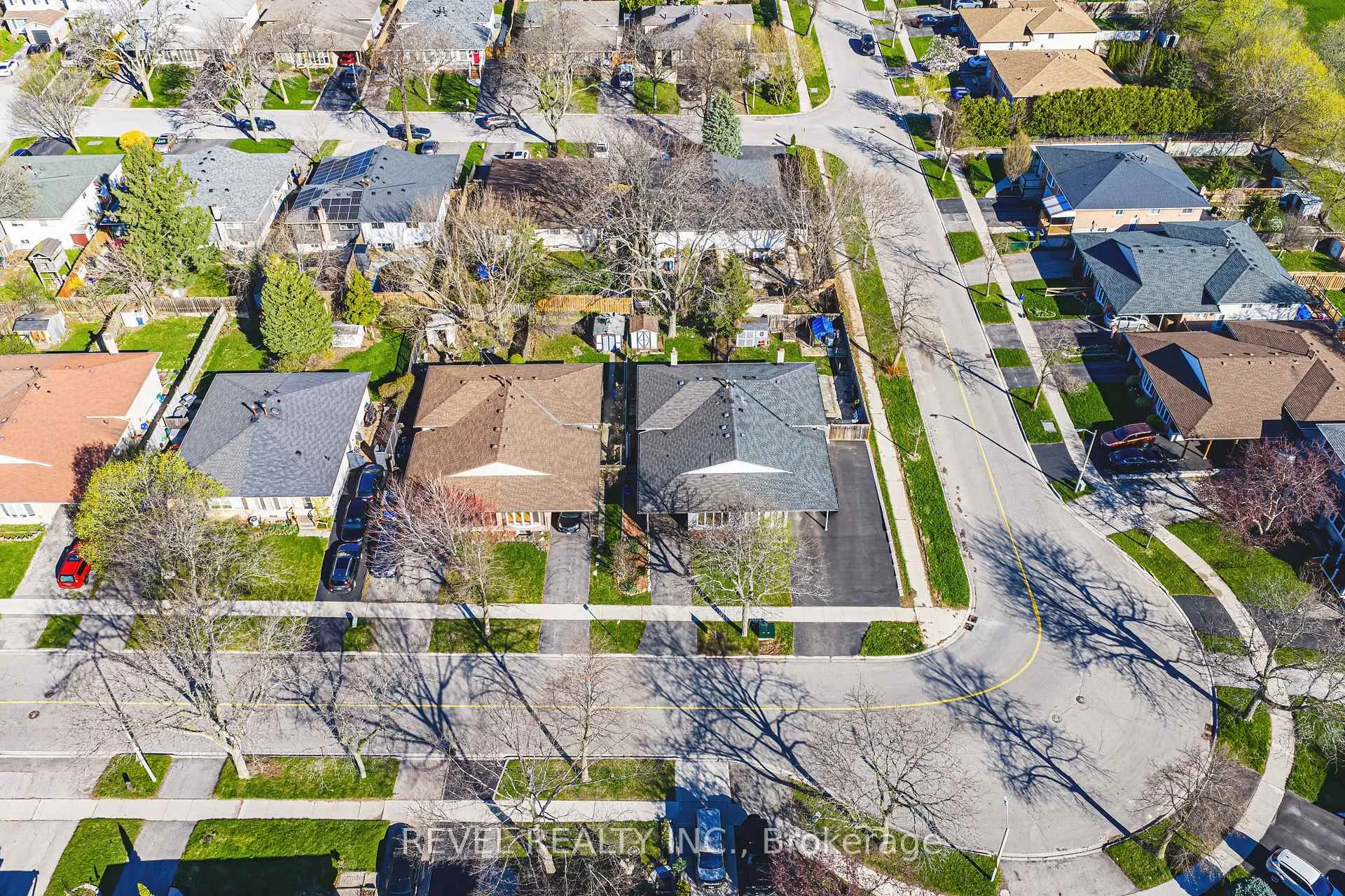 Photo 2 of 2360 Greenbank Trail, Burlington, Brant Hills — HOMEH