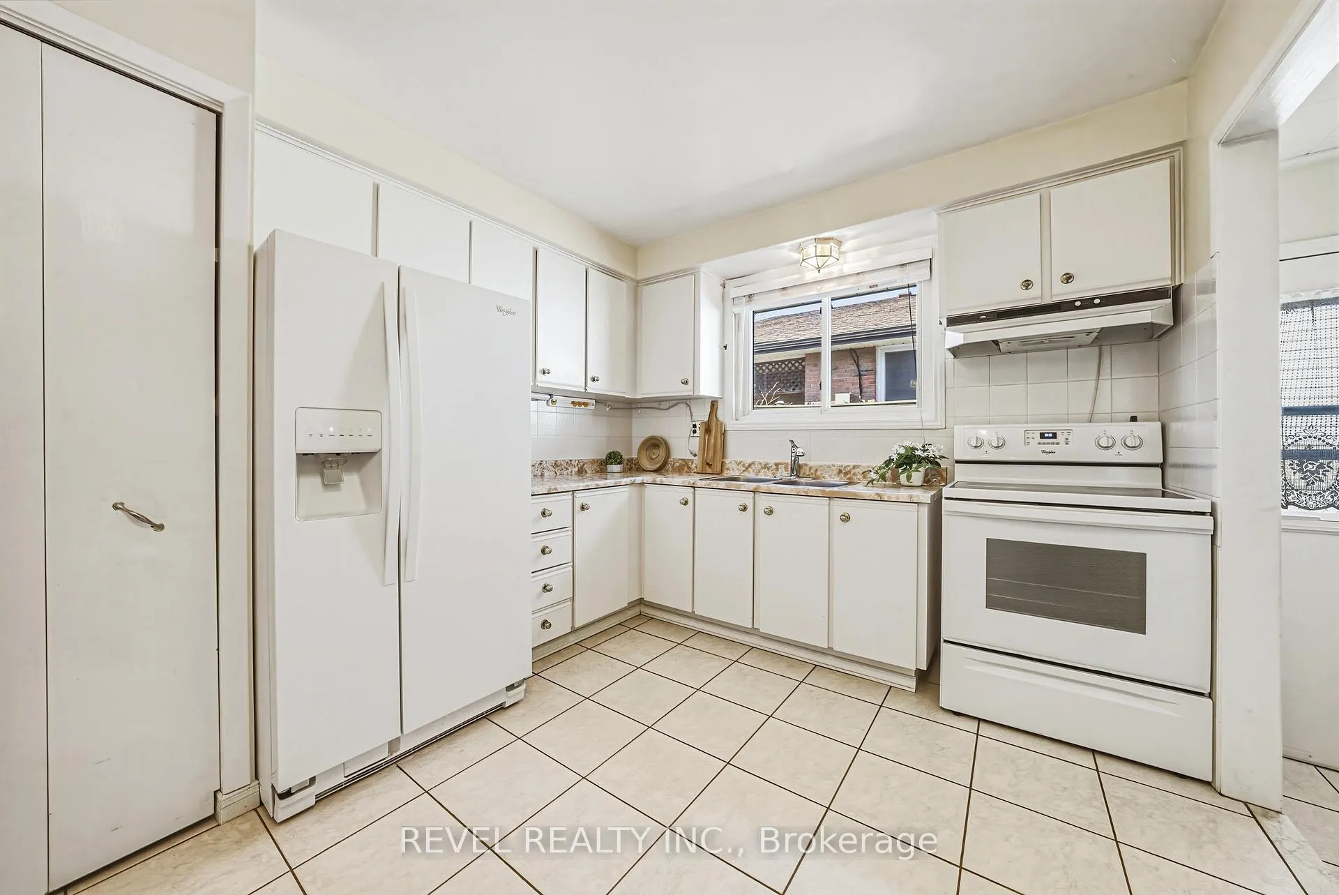 Photo 12 of 2360 Greenbank Trail, Burlington, Brant Hills — HOMEH
