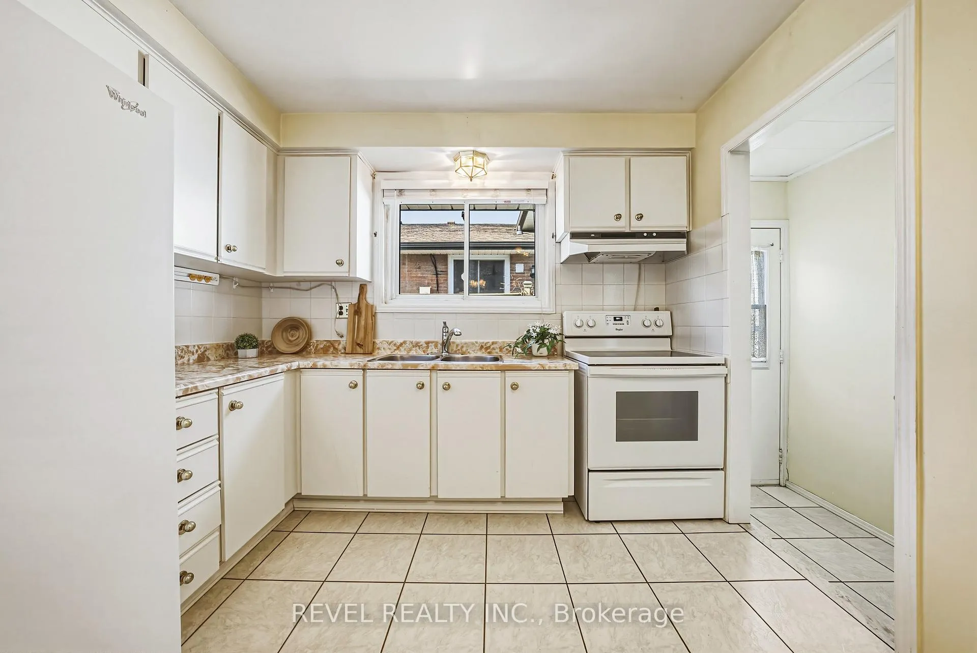 Photo 13 of 2360 Greenbank Trail, Burlington, Brant Hills — HOMEH