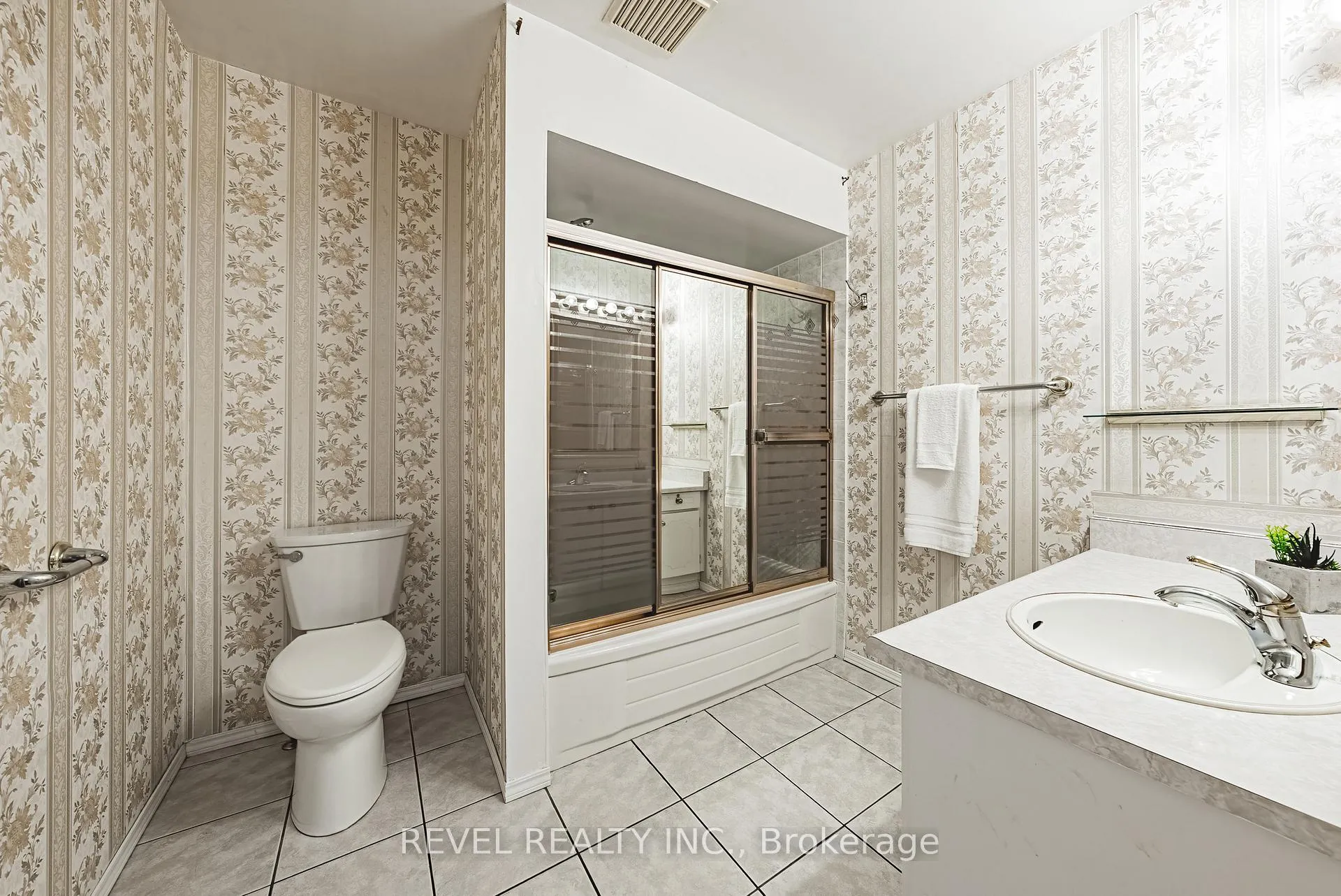 Photo 20 of 2360 Greenbank Trail, Burlington, Brant Hills — HOMEH