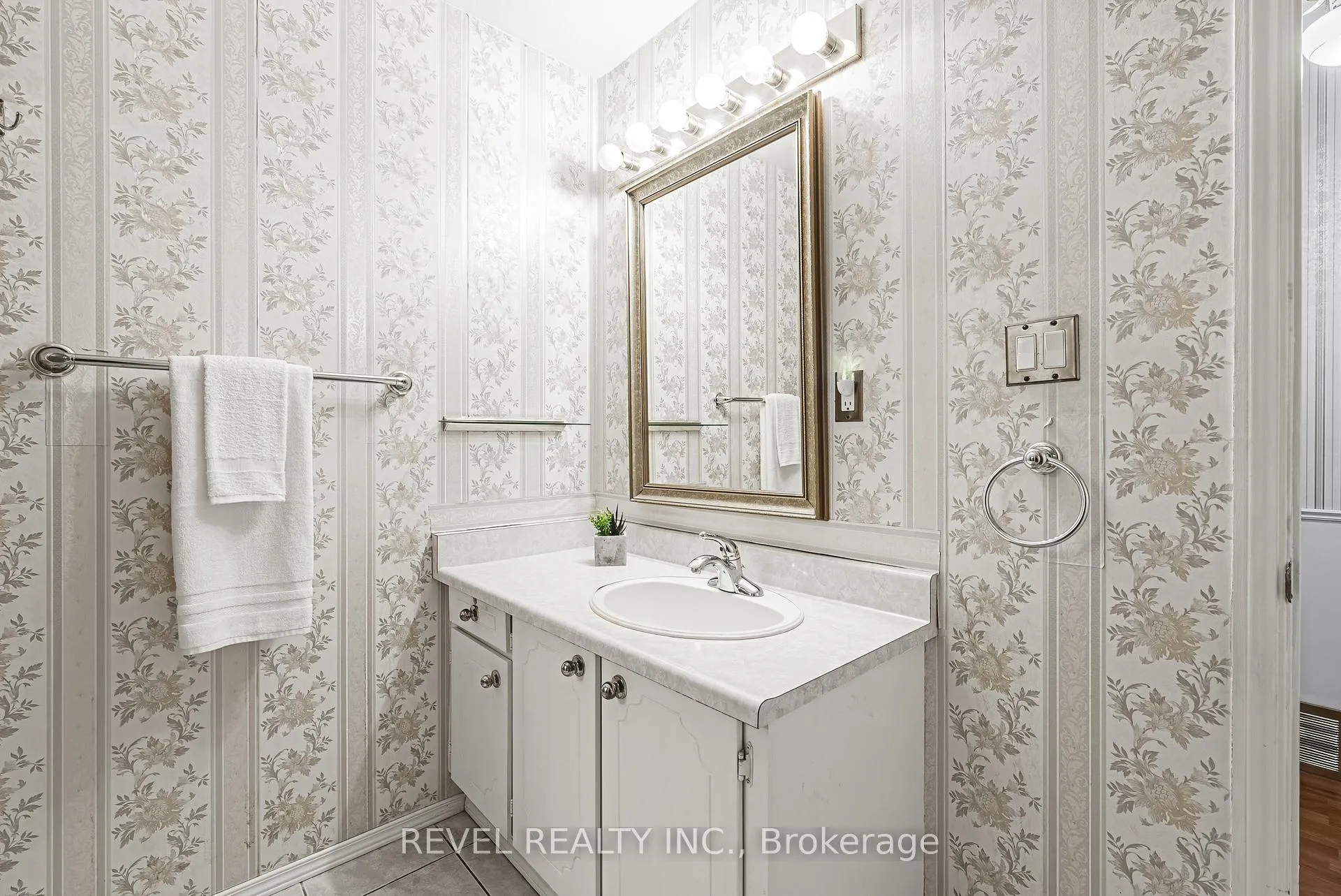 Photo 21 of 2360 Greenbank Trail, Burlington, Brant Hills — HOMEH
