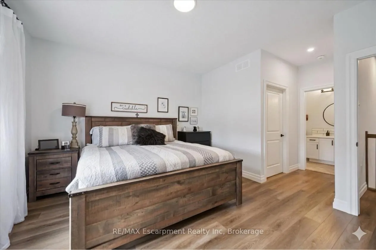 Photo 15 of 174 Hooper Street, St. Marys — HOMEH