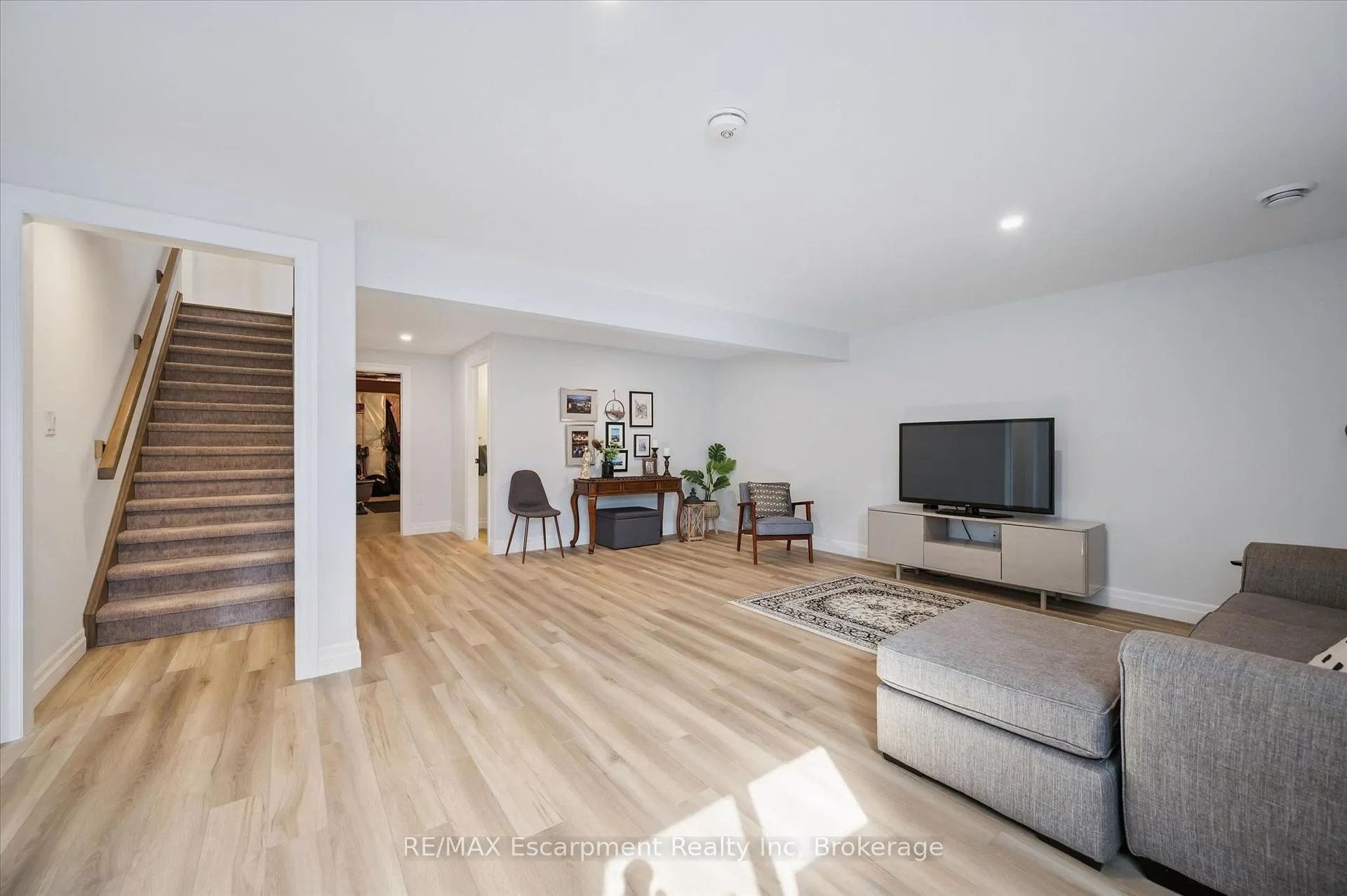 Photo 23 of 174 Hooper Street, St. Marys — HOMEH
