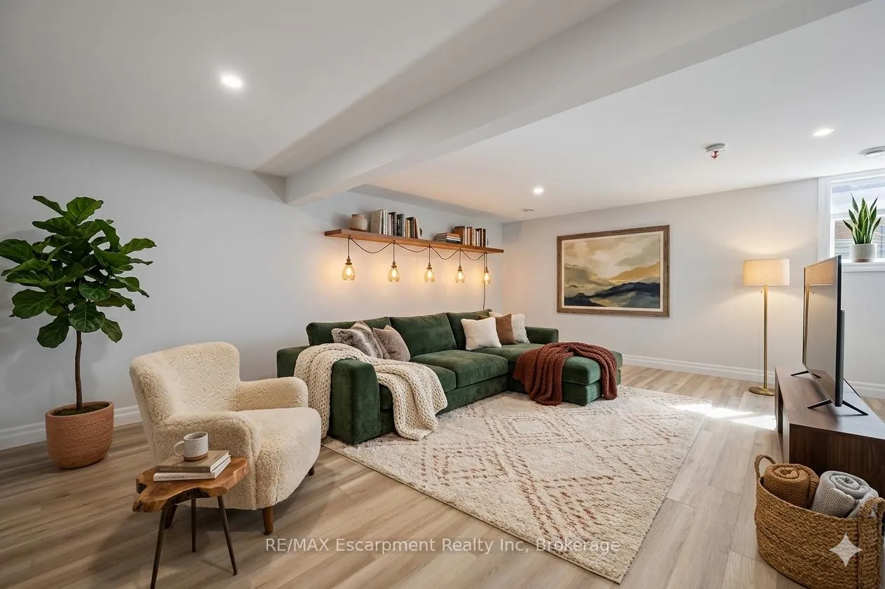 Photo 25 of 174 Hooper Street, St. Marys — HOMEH