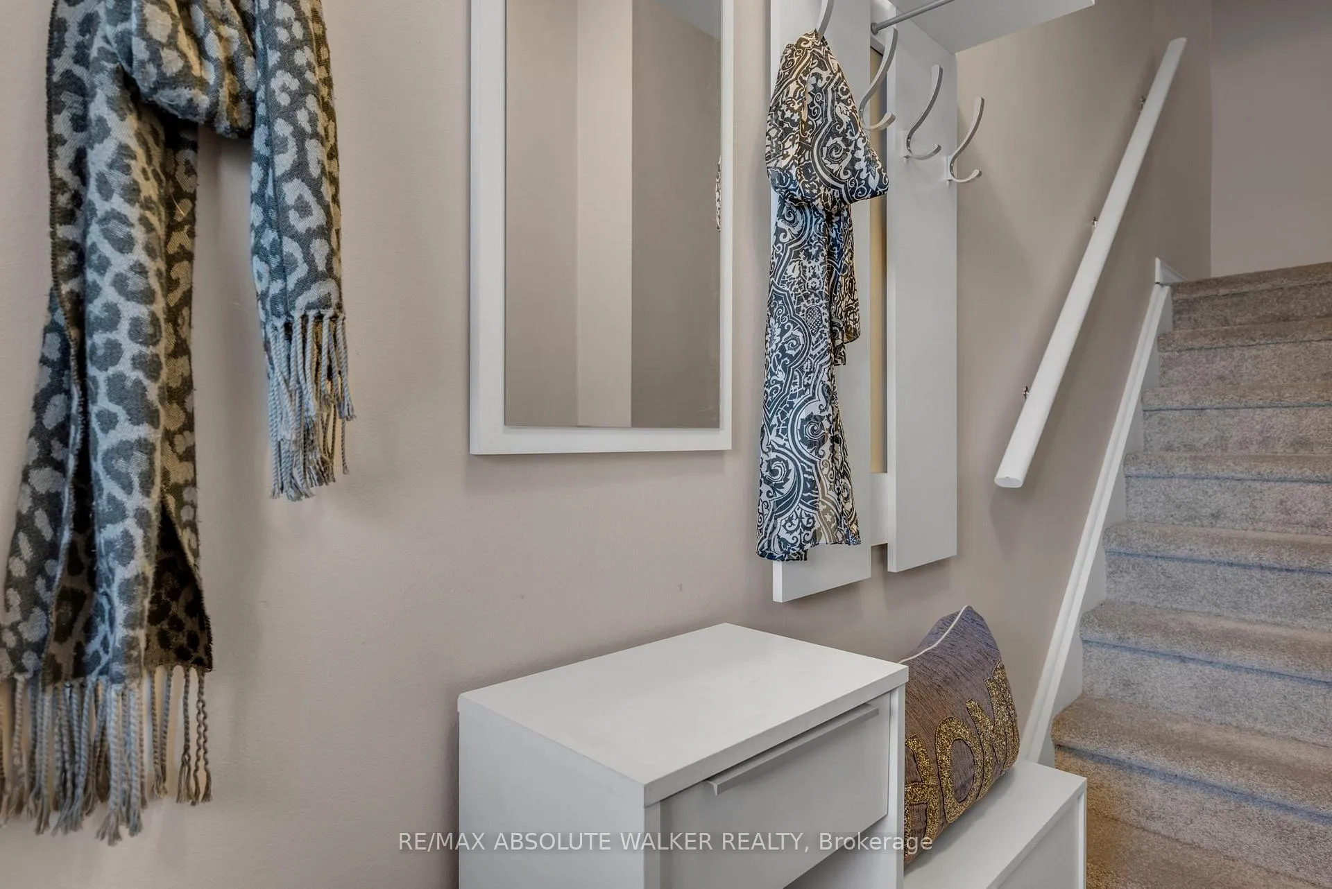 Photo 4 of Unit 38B, 782 St. Andre Drive, Ottawa, Hiawatha Park/Convent Glen — HOMEH