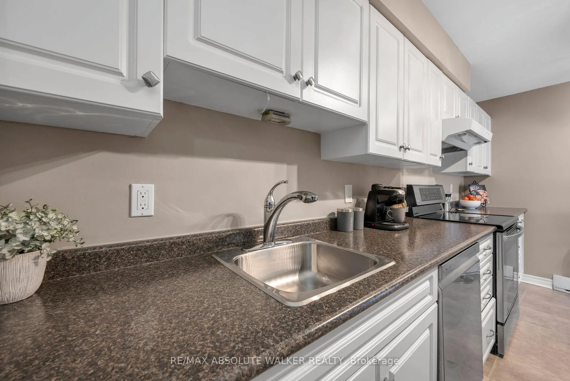 Photo 27 of Unit 38B, 782 St. Andre Drive, Ottawa, Hiawatha Park/Convent Glen — HOMEH
