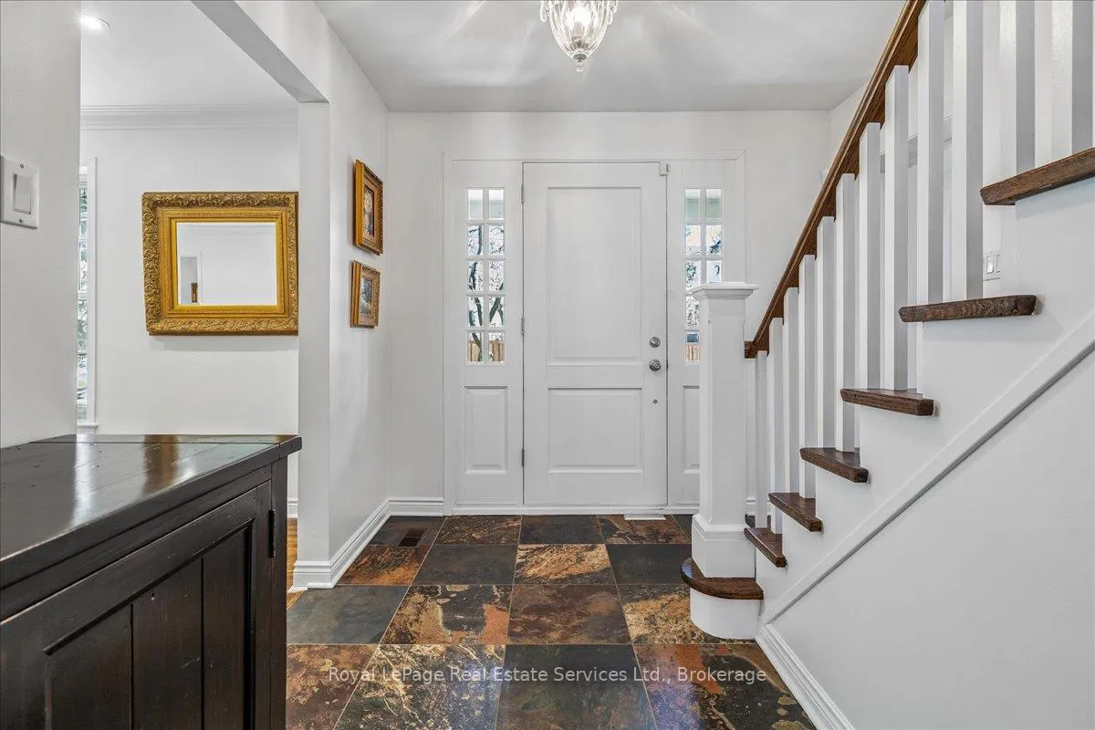 Photo 4 of 445 MacDonald Road, Oakville, Old Oakville — HOMEH