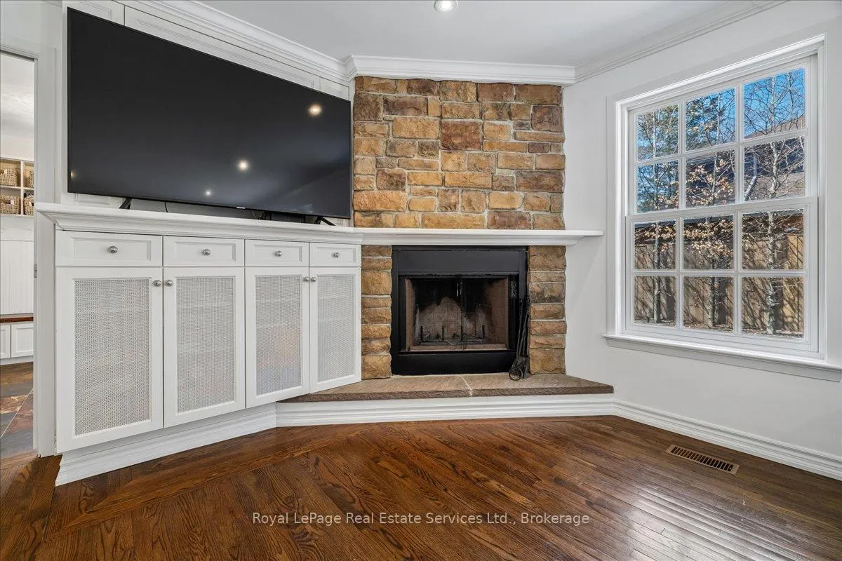 Photo 11 of 445 MacDonald Road, Oakville, Old Oakville — HOMEH
