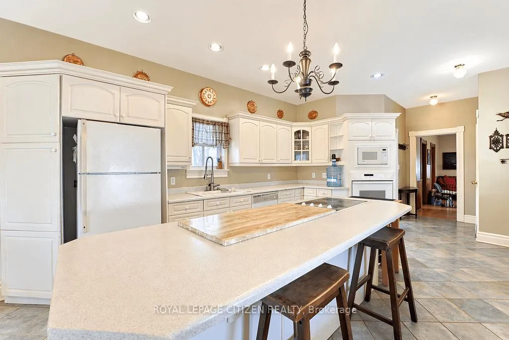 Photo 2 of 207 Barrie Street, Essa, Thornton — HOMEH