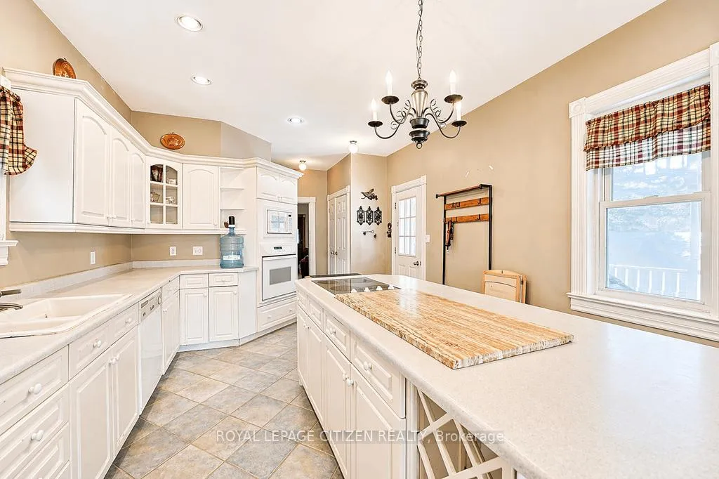 Photo 6 of 207 Barrie Street, Essa, Thornton — HOMEH