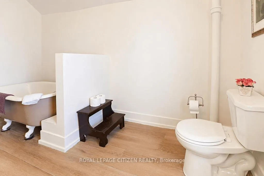 Photo 24 of 207 Barrie Street, Essa, Thornton — HOMEH