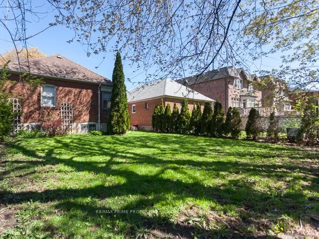 Photo 3 of 51 Carmichael Avenue, Toronto, Bedford Park-Nortown — HOMEH