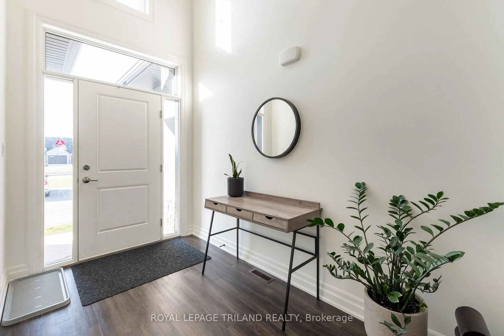 Photo 2 of Unit 102, 9861 Glendon Drive, Middlesex Centre, Komoka — HOMEH