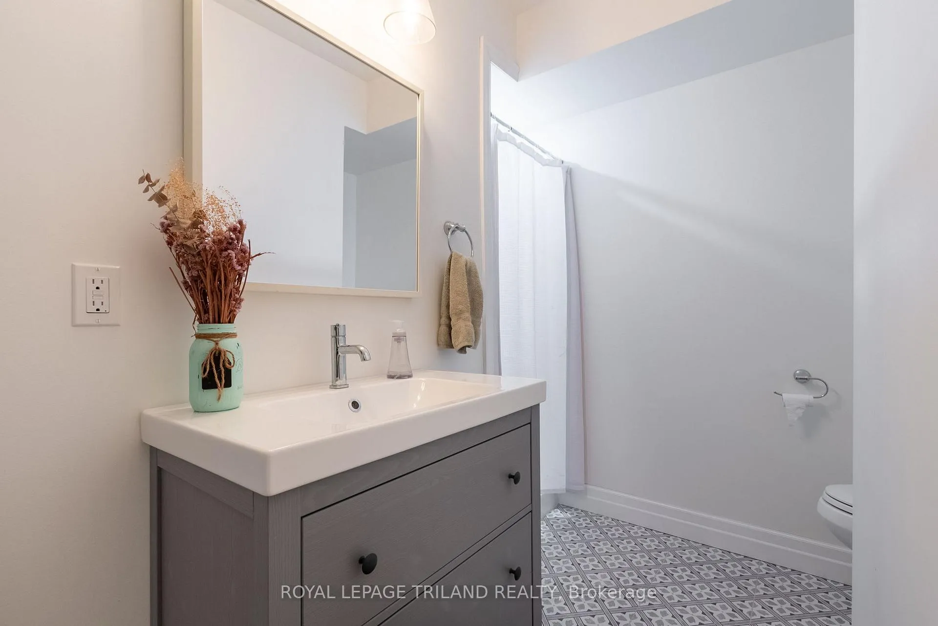 Photo 33 of Unit 102, 9861 Glendon Drive, Middlesex Centre, Komoka — HOMEH