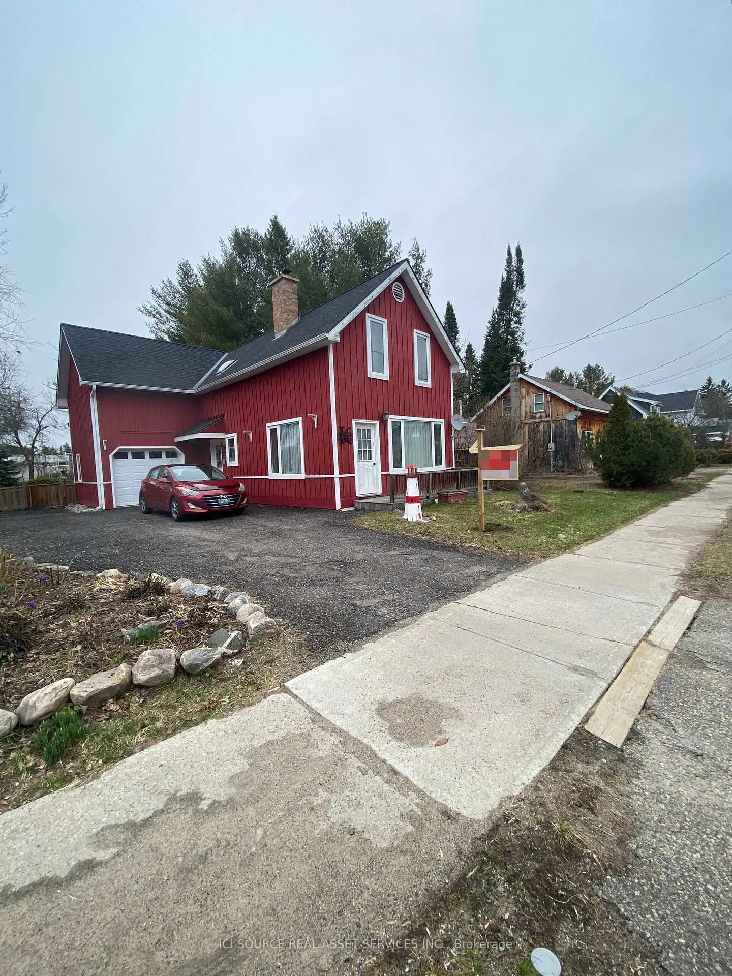Front of 181 Dill Street