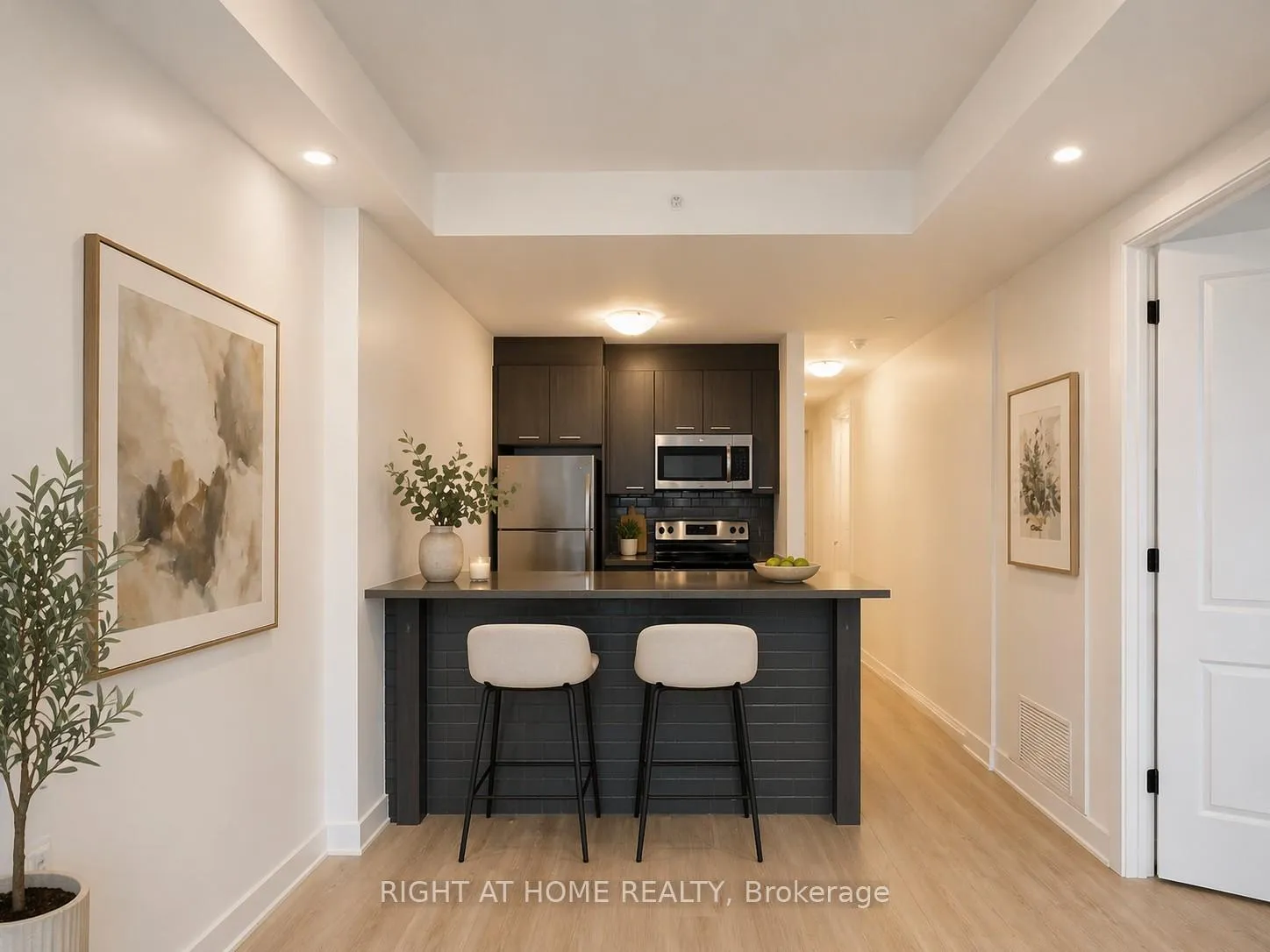 Photo 3 of Unit 1210, 150 Main Street W, Hamilton, Central — HOMEH