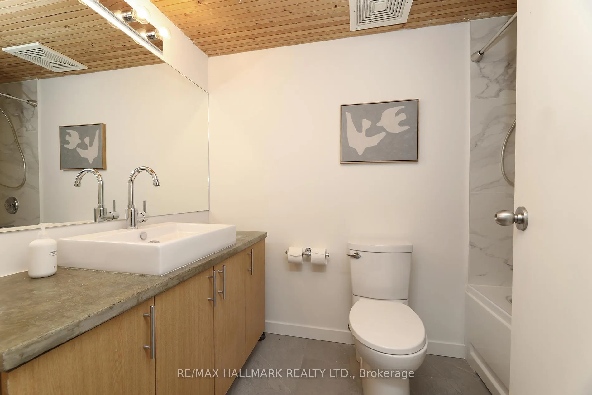 Photo 14 of Unit 7, 189 Queen Street E, Toronto, Moss Park — HOMEH