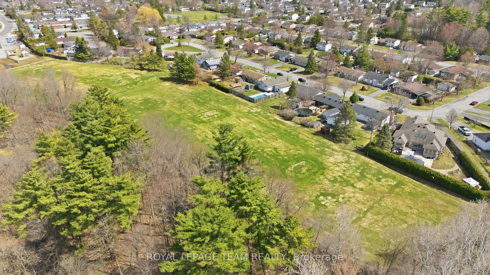 Photo 5 of 185 Lacroix Avenue, Ottawa, Bilberry Creek/Queenswood Heights — HOMEH