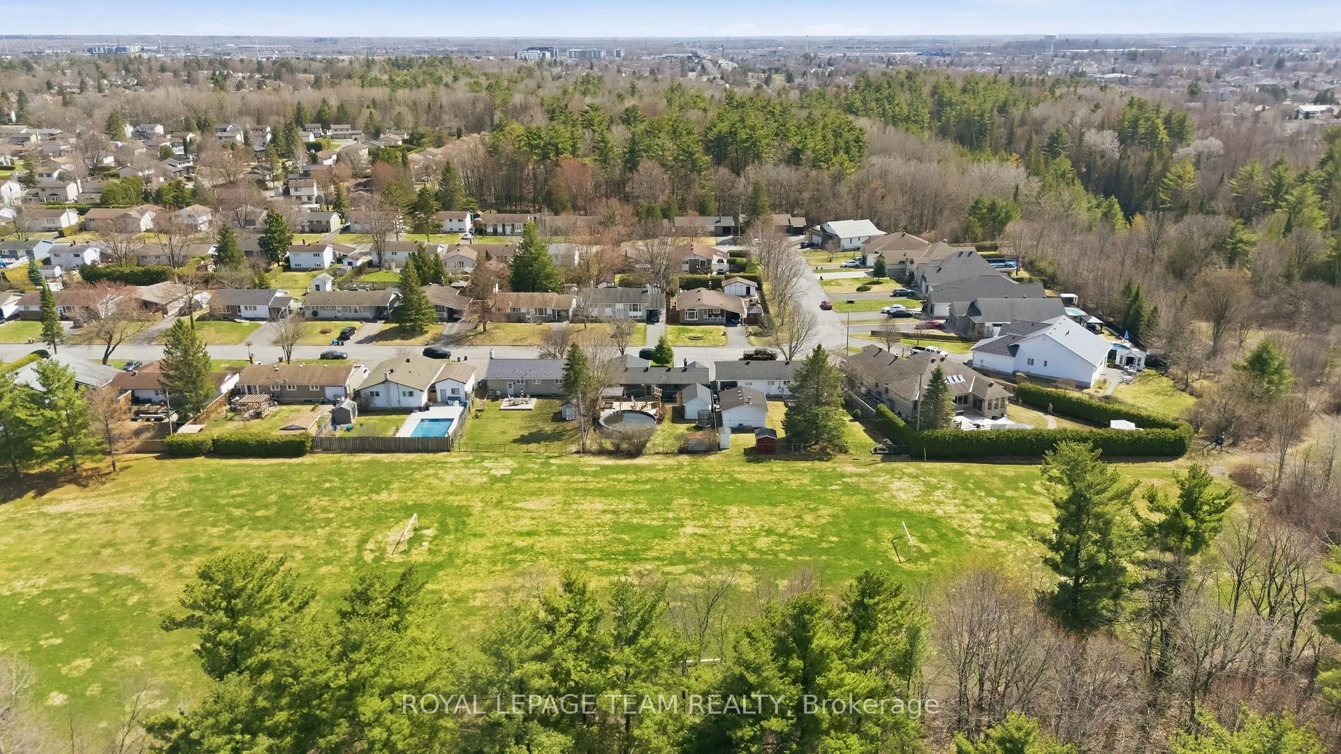 Photo 6 of 185 Lacroix Avenue, Ottawa, Bilberry Creek/Queenswood Heights — HOMEH