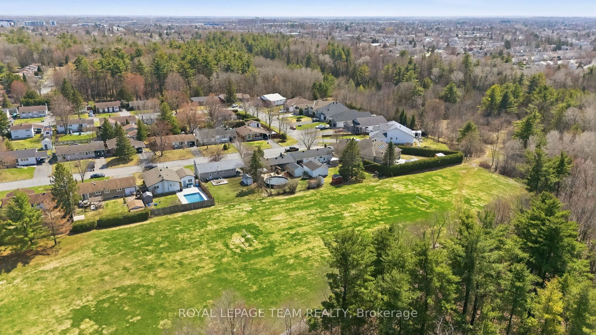 Photo 7 of 185 Lacroix Avenue, Ottawa, Bilberry Creek/Queenswood Heights — HOMEH