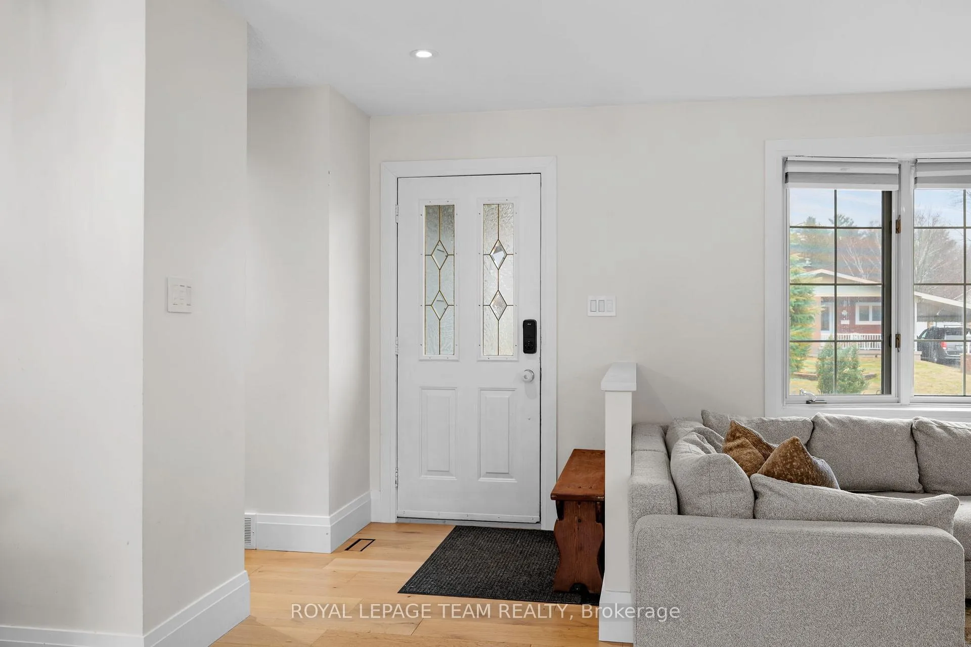 Photo 10 of 185 Lacroix Avenue, Ottawa, Bilberry Creek/Queenswood Heights — HOMEH