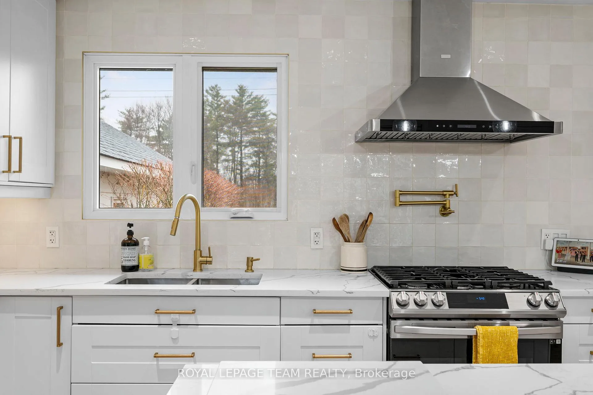 Photo 19 of 185 Lacroix Avenue, Ottawa, Bilberry Creek/Queenswood Heights — HOMEH