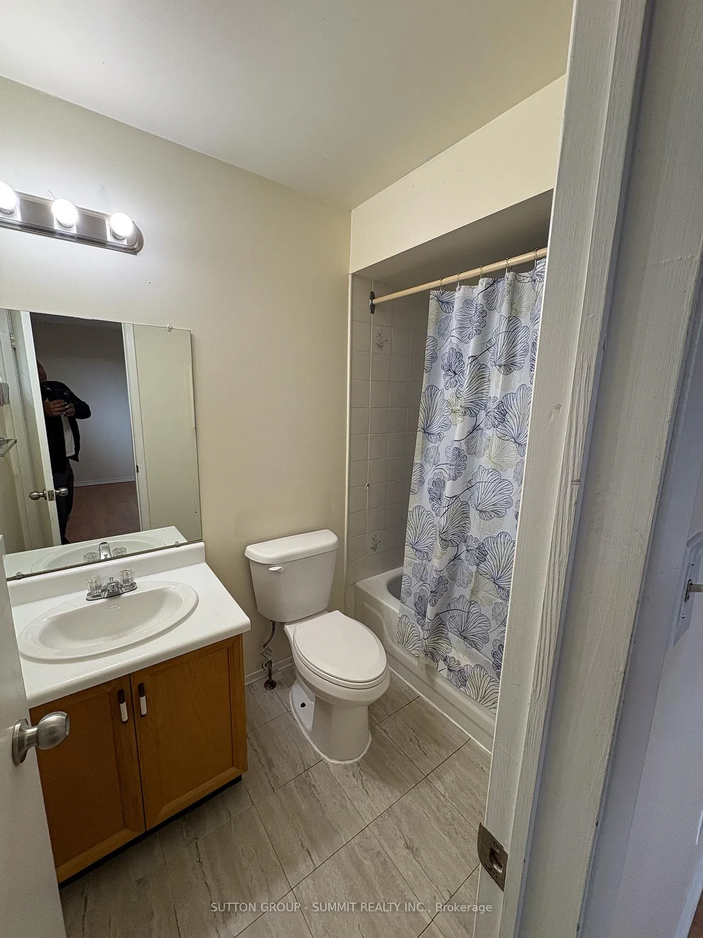 Photo 1 of 40 Jay Street, Brampton, Heart Lake West — HOMEH