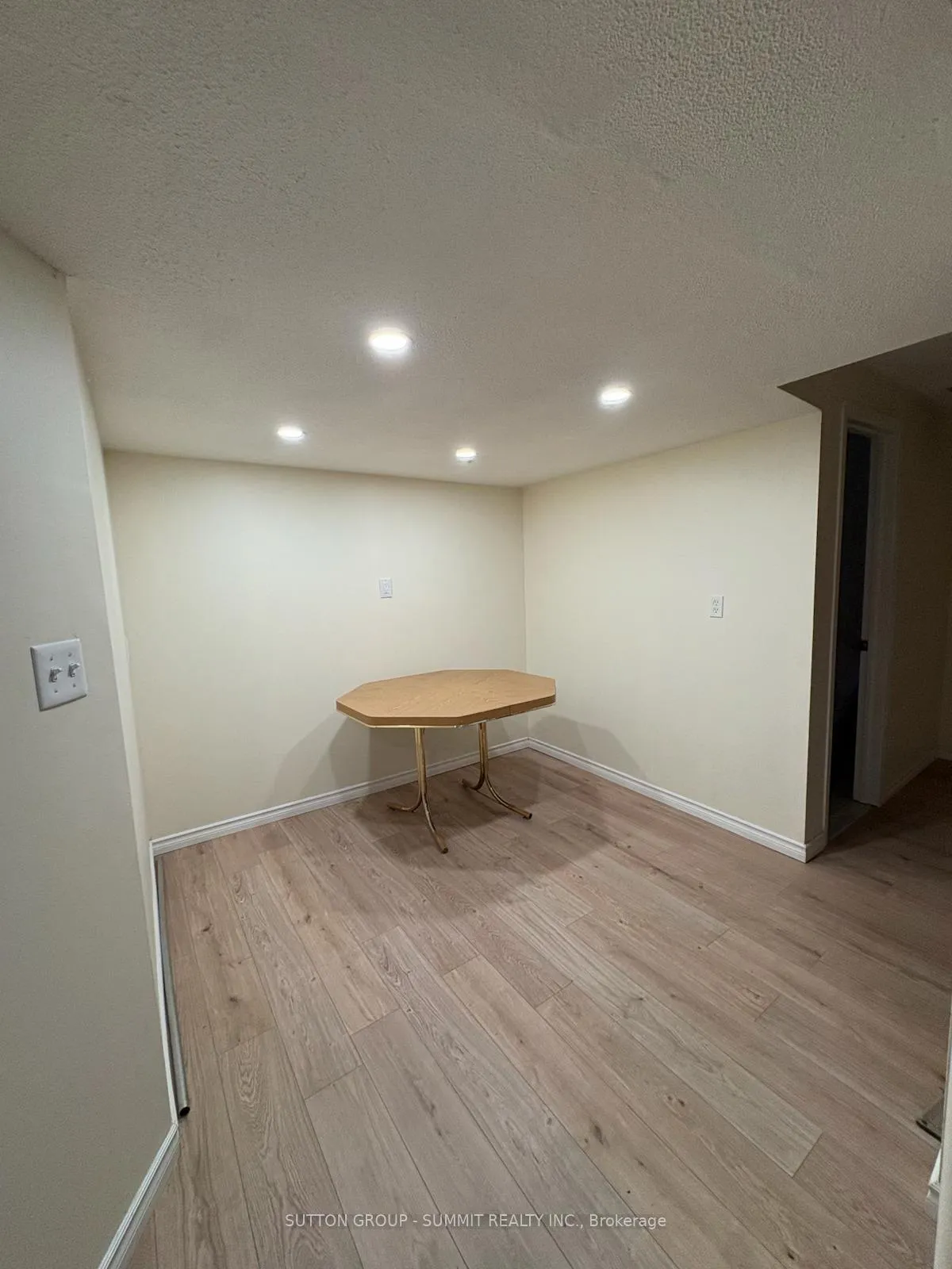 Photo 8 of 40 Jay Street, Brampton, Heart Lake West — HOMEH