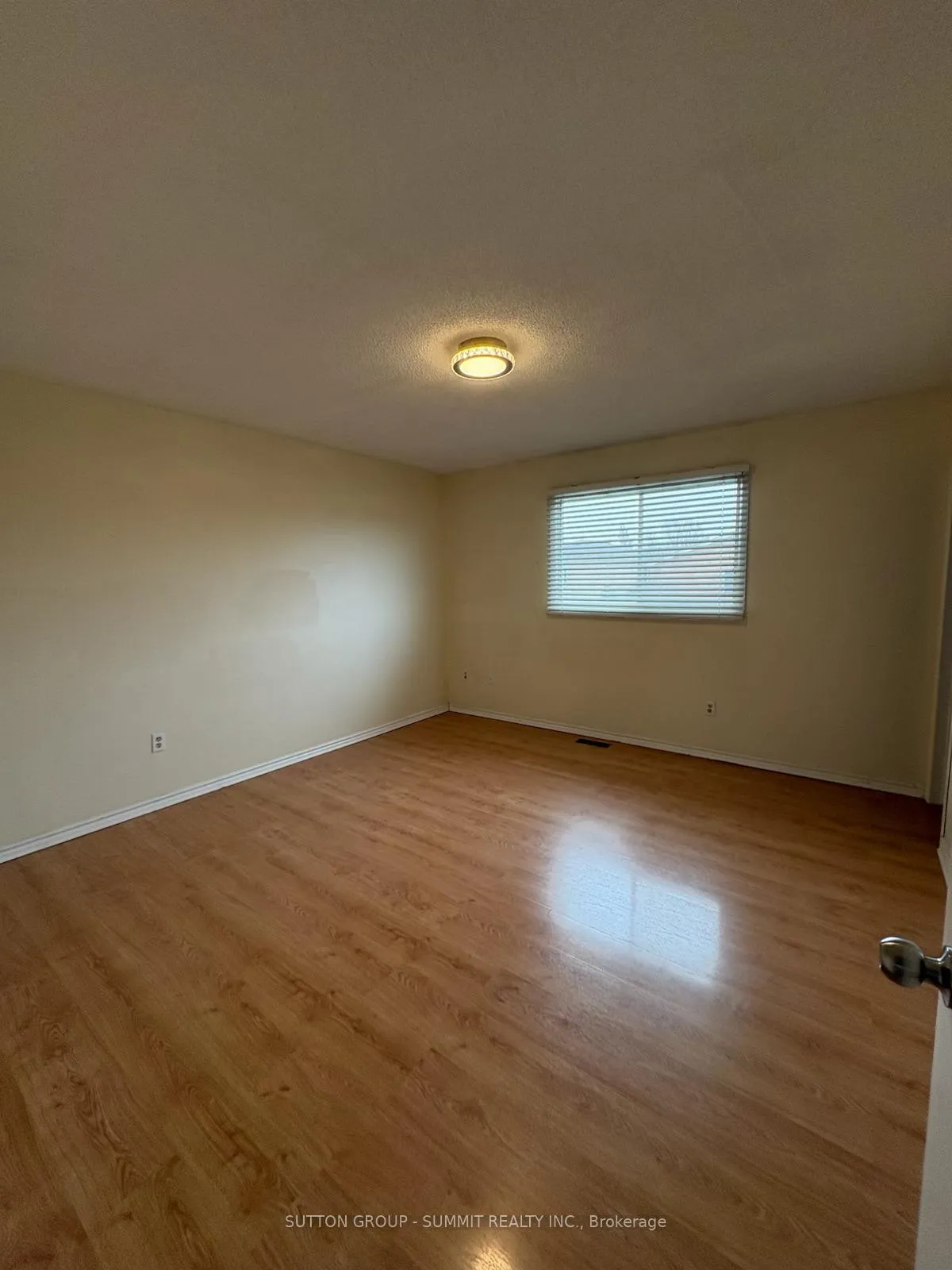 Photo 9 of 40 Jay Street, Brampton, Heart Lake West — HOMEH