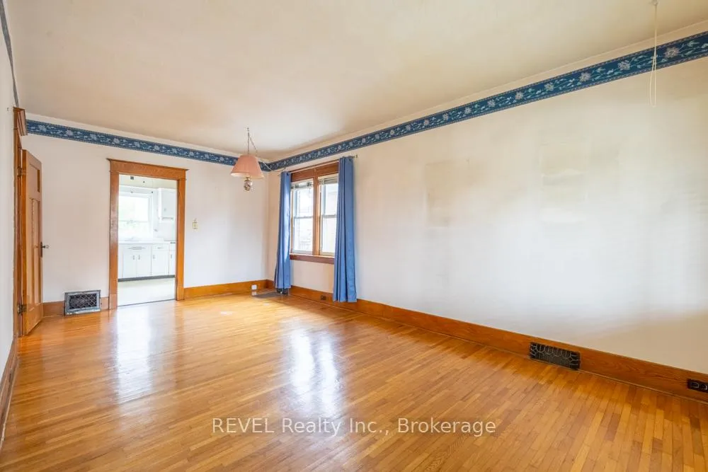 Photo 6 of 5176 Willmott Street, Niagara Falls, Cherrywood — HOMEH
