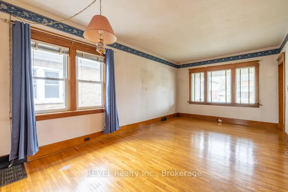 Photo 7 of 5176 Willmott Street, Niagara Falls, Cherrywood — HOMEH