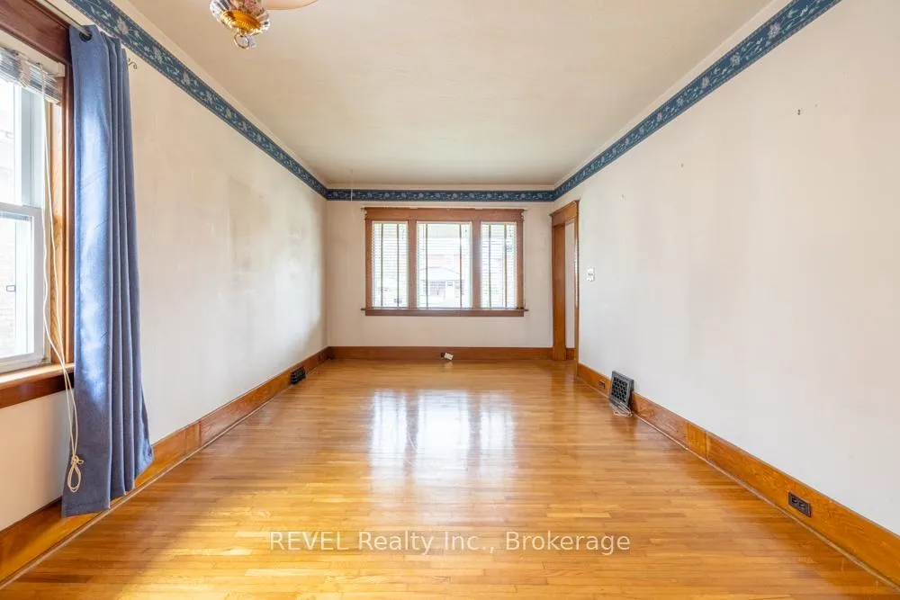 Photo 8 of 5176 Willmott Street, Niagara Falls, Cherrywood — HOMEH