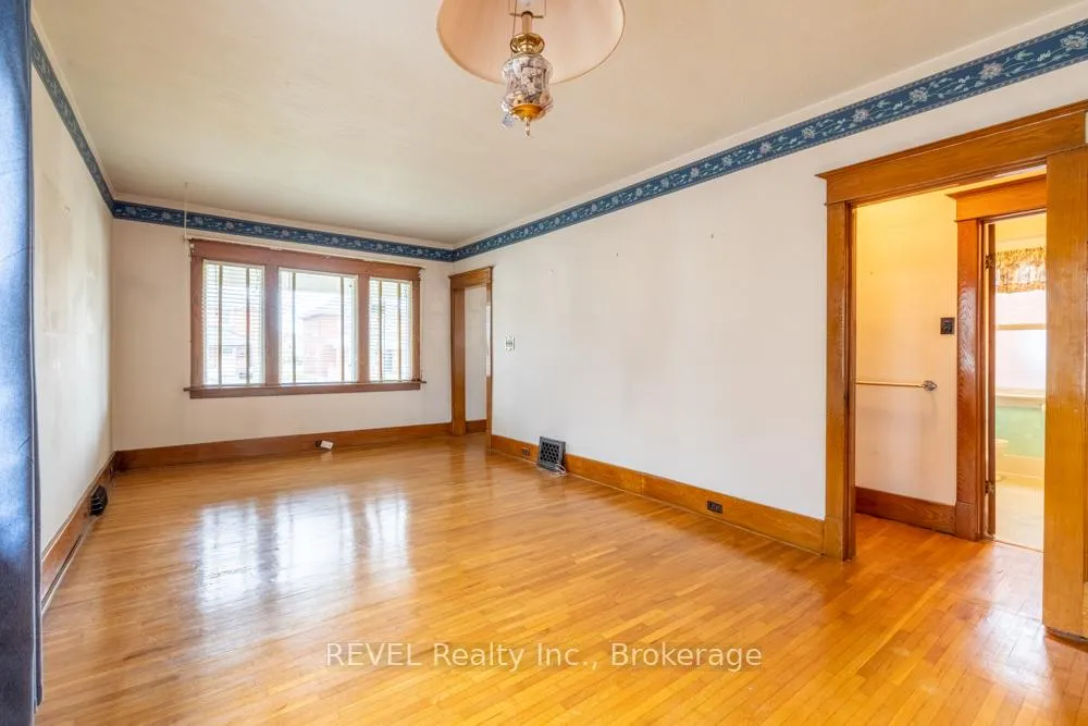 Photo 9 of 5176 Willmott Street, Niagara Falls, Cherrywood — HOMEH