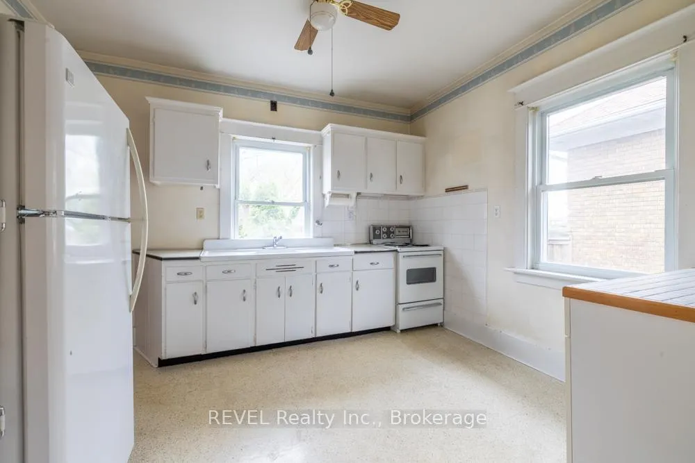 Photo 10 of 5176 Willmott Street, Niagara Falls, Cherrywood — HOMEH
