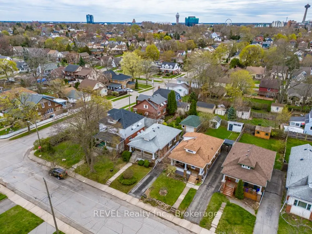 Photo 25 of 5176 Willmott Street, Niagara Falls, Cherrywood — HOMEH