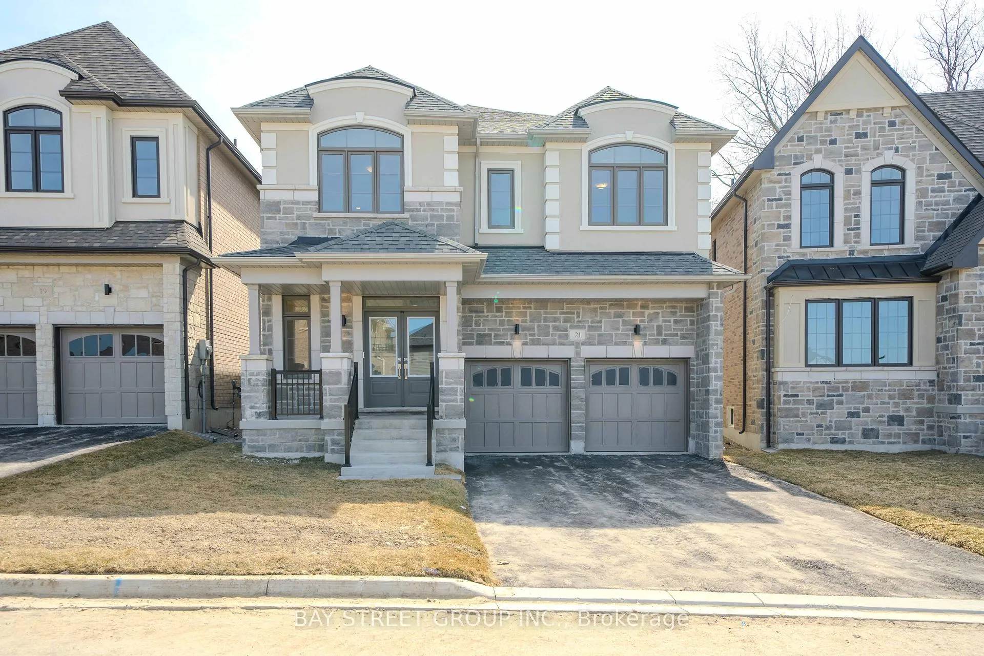 Front of 21 Stennett Drive W