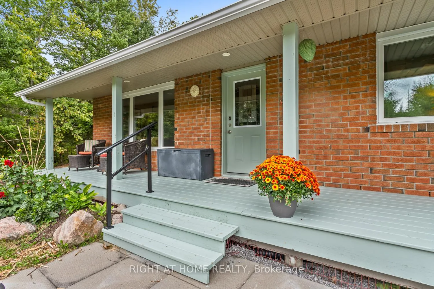 Photo 3 of 89 River Road, Kawartha Lakes, Fenelon Falls — HOMEH
