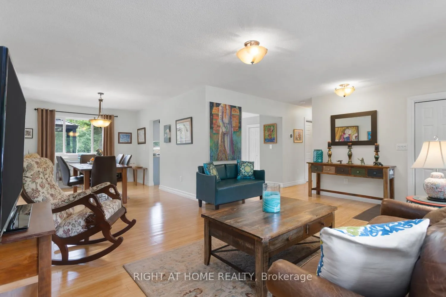 Photo 12 of 89 River Road, Kawartha Lakes, Fenelon Falls — HOMEH