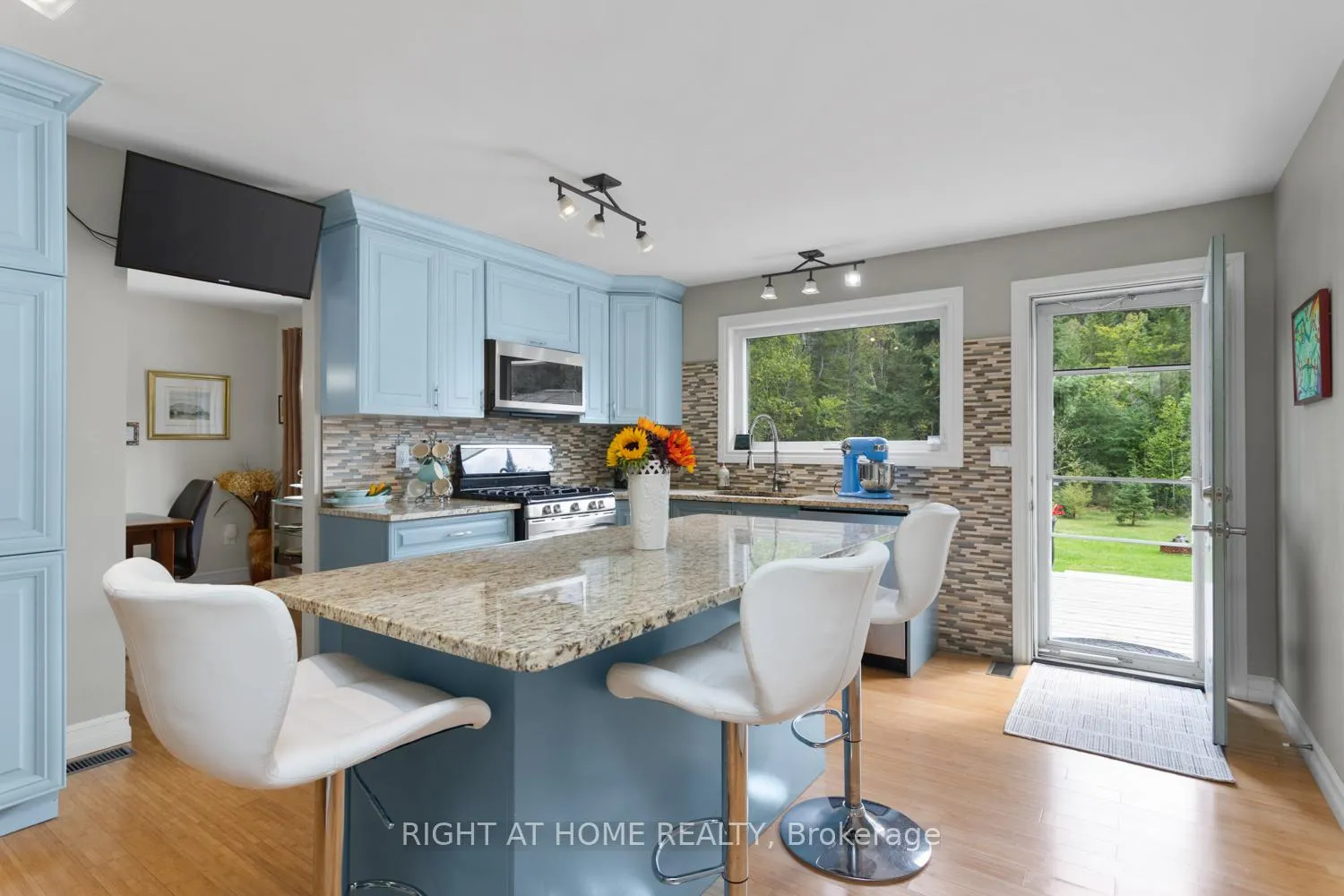 Photo 19 of 89 River Road, Kawartha Lakes, Fenelon Falls — HOMEH