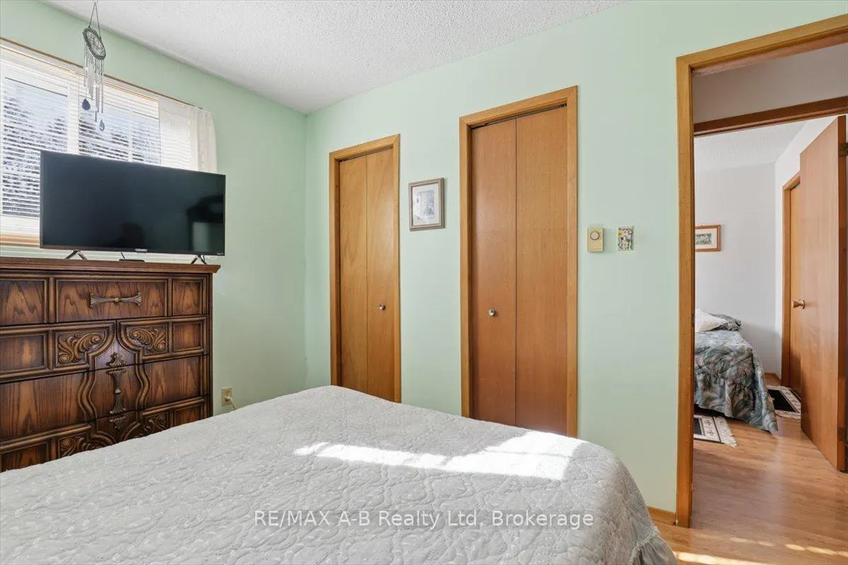 Photo 14 of 31 Cedar Street E, Stratford — HOMEH