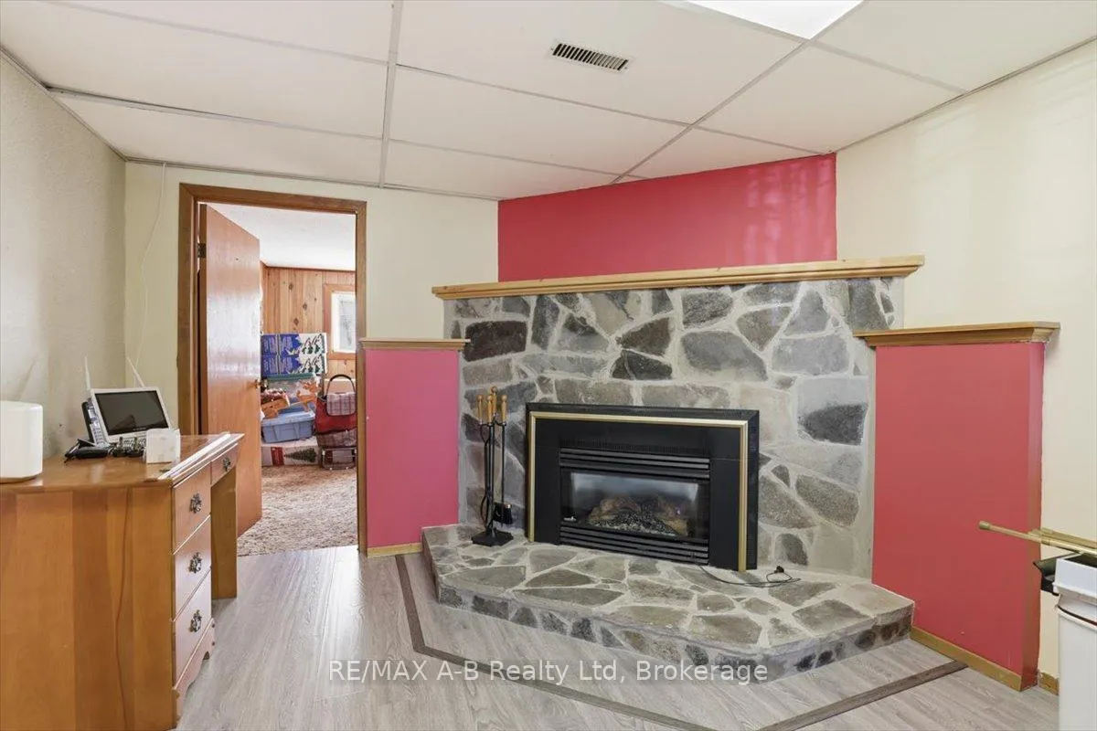 Photo 18 of 31 Cedar Street E, Stratford — HOMEH