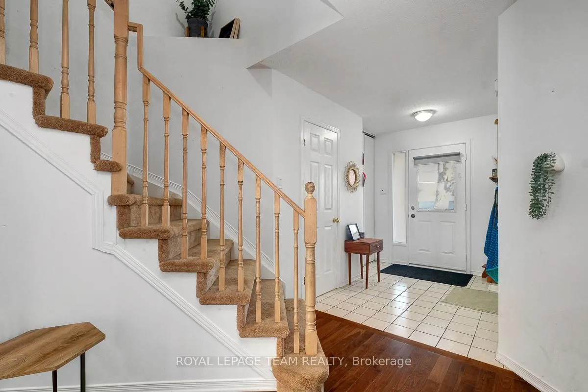 Photo 2 of 4 Thornbury Crescent, Ottawa, Centrepointe — HOMEH