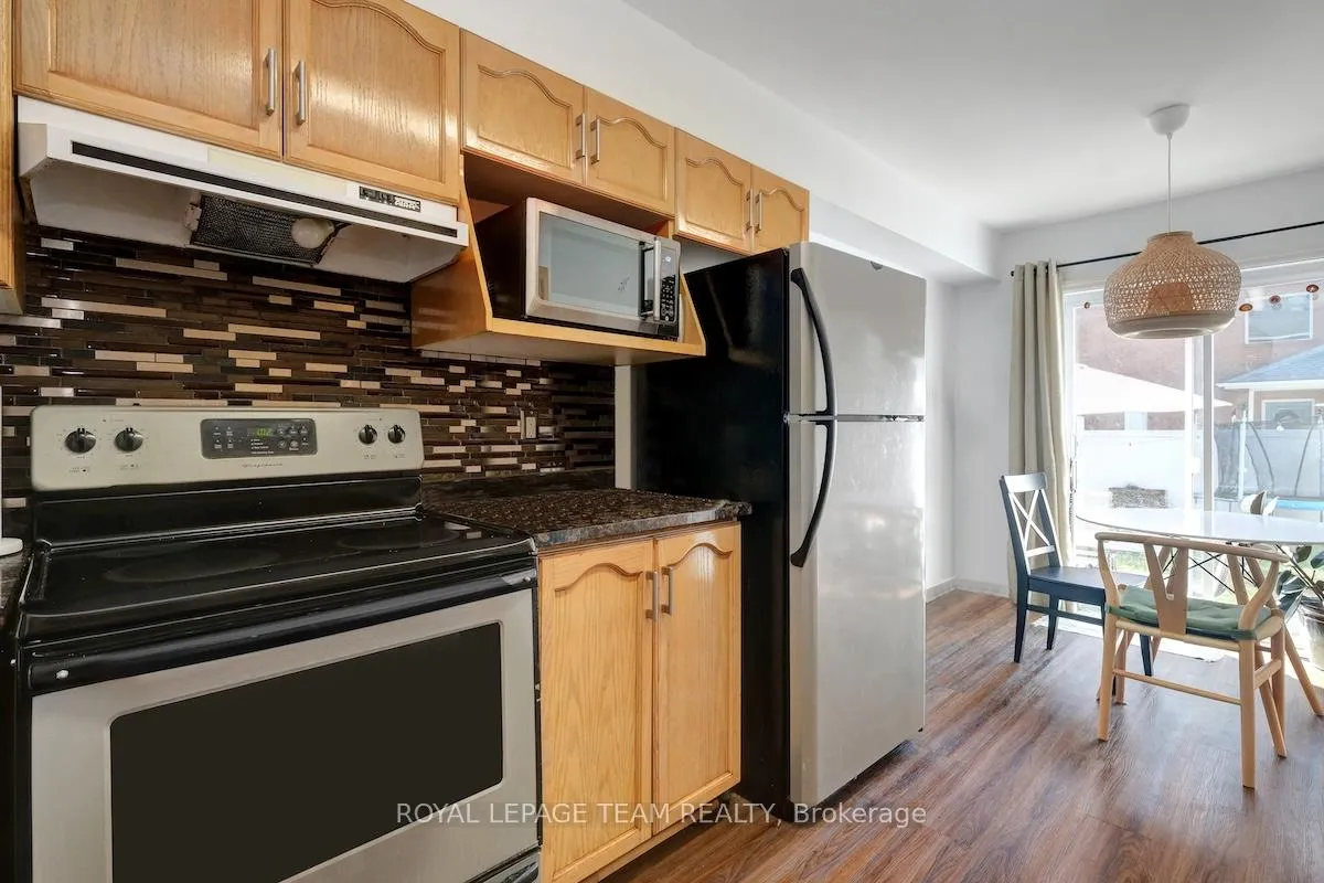 Photo 10 of 4 Thornbury Crescent, Ottawa, Centrepointe — HOMEH