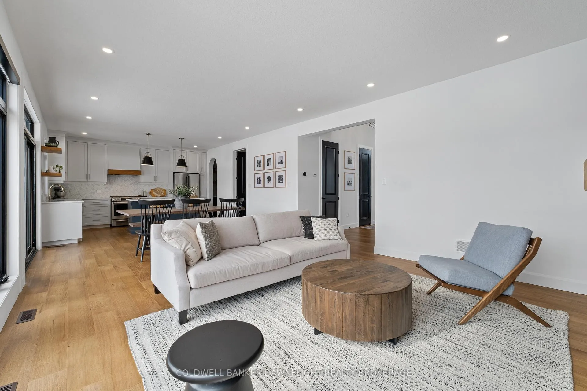 Photo 8 of 160 Foxborough Place, Thames Centre, Thorndale — HOMEH
