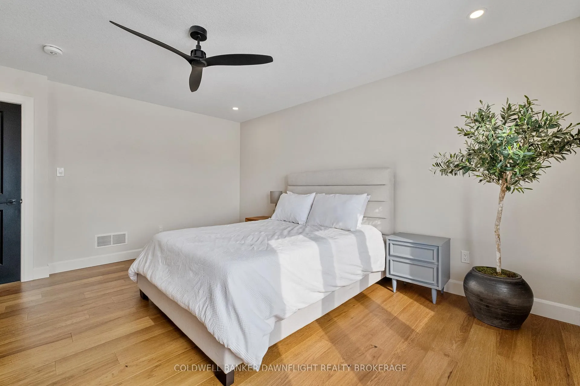 Photo 14 of 160 Foxborough Place, Thames Centre, Thorndale — HOMEH