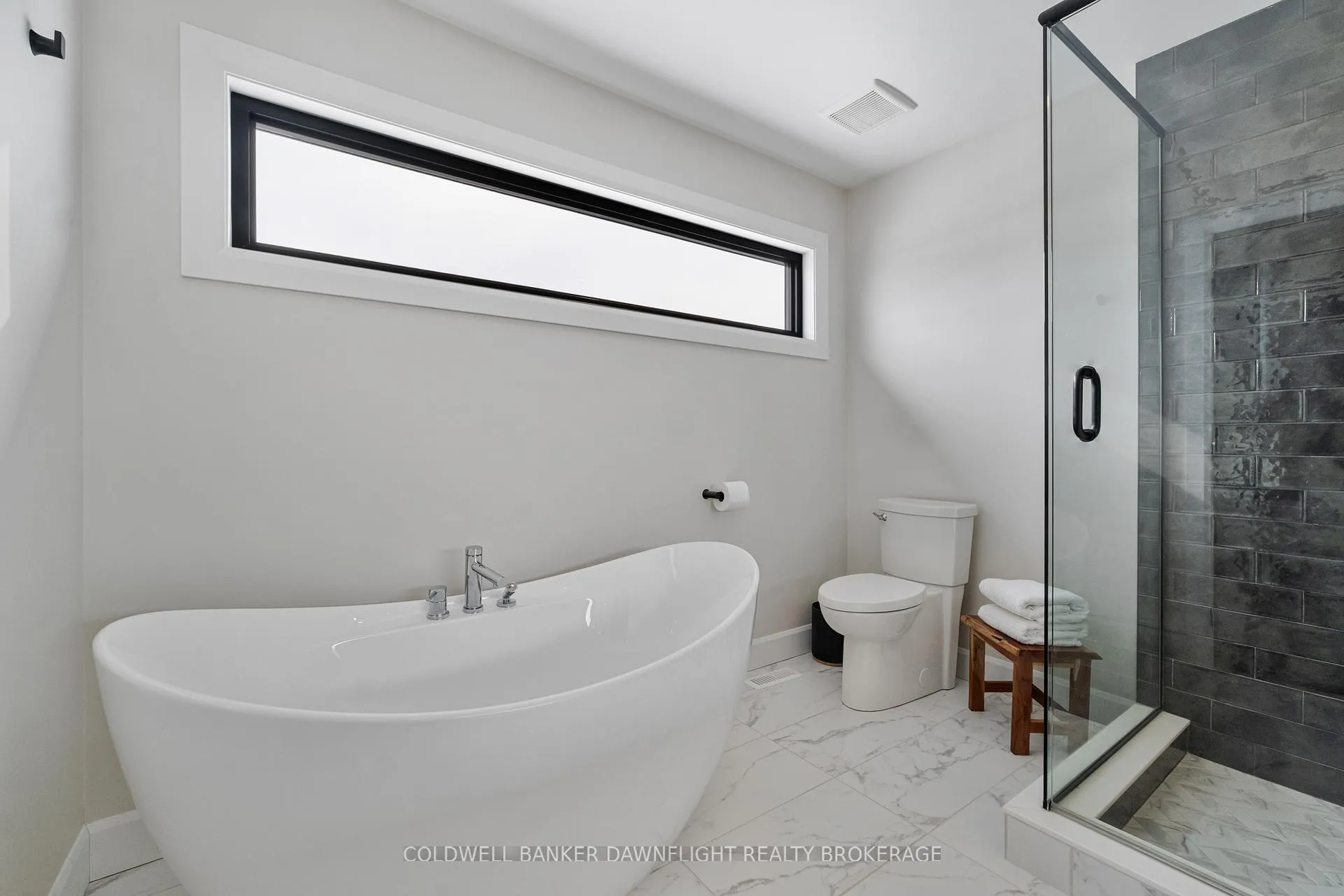 Photo 18 of 160 Foxborough Place, Thames Centre, Thorndale — HOMEH