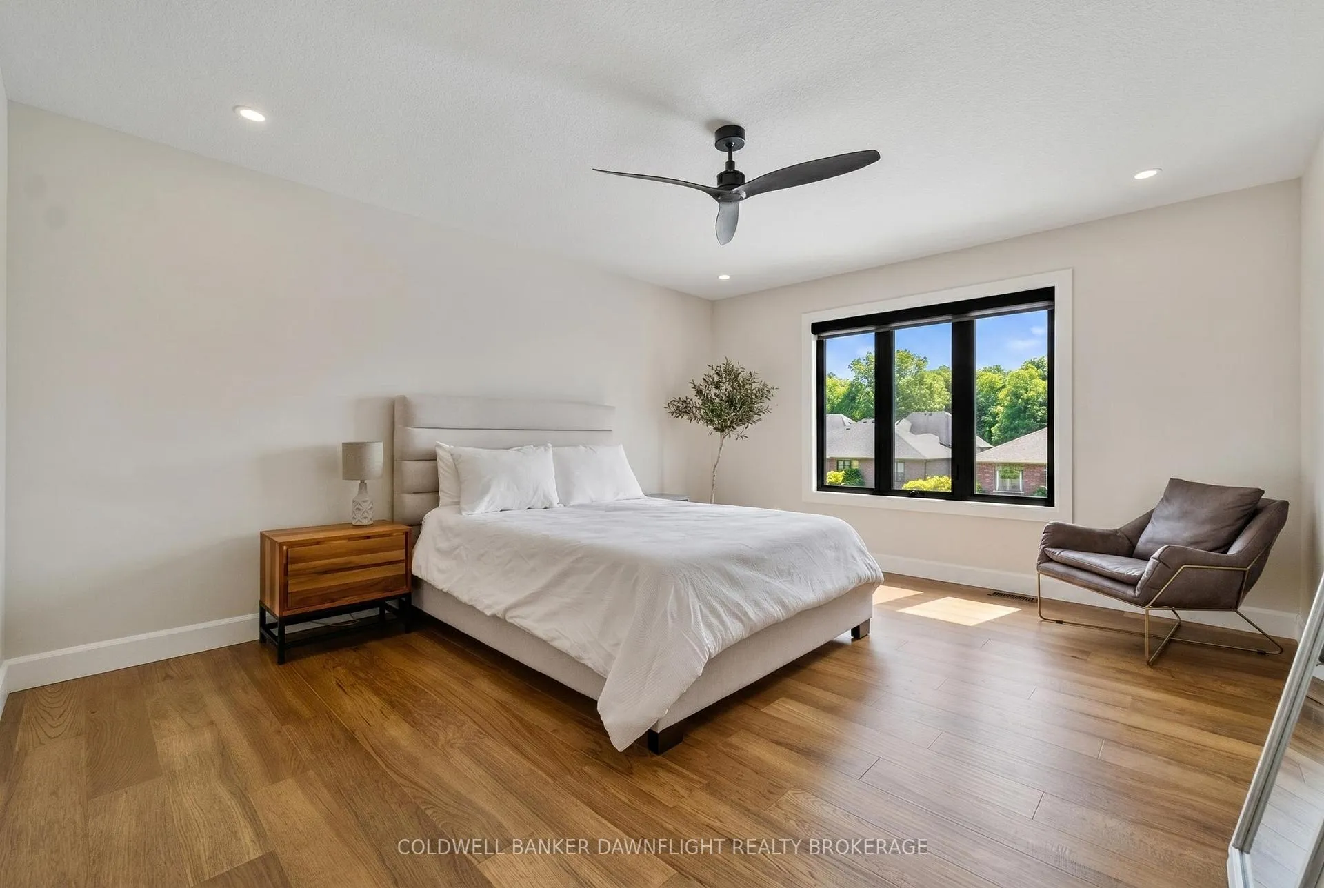 Photo 48 of 160 Foxborough Place, Thames Centre, Thorndale — HOMEH