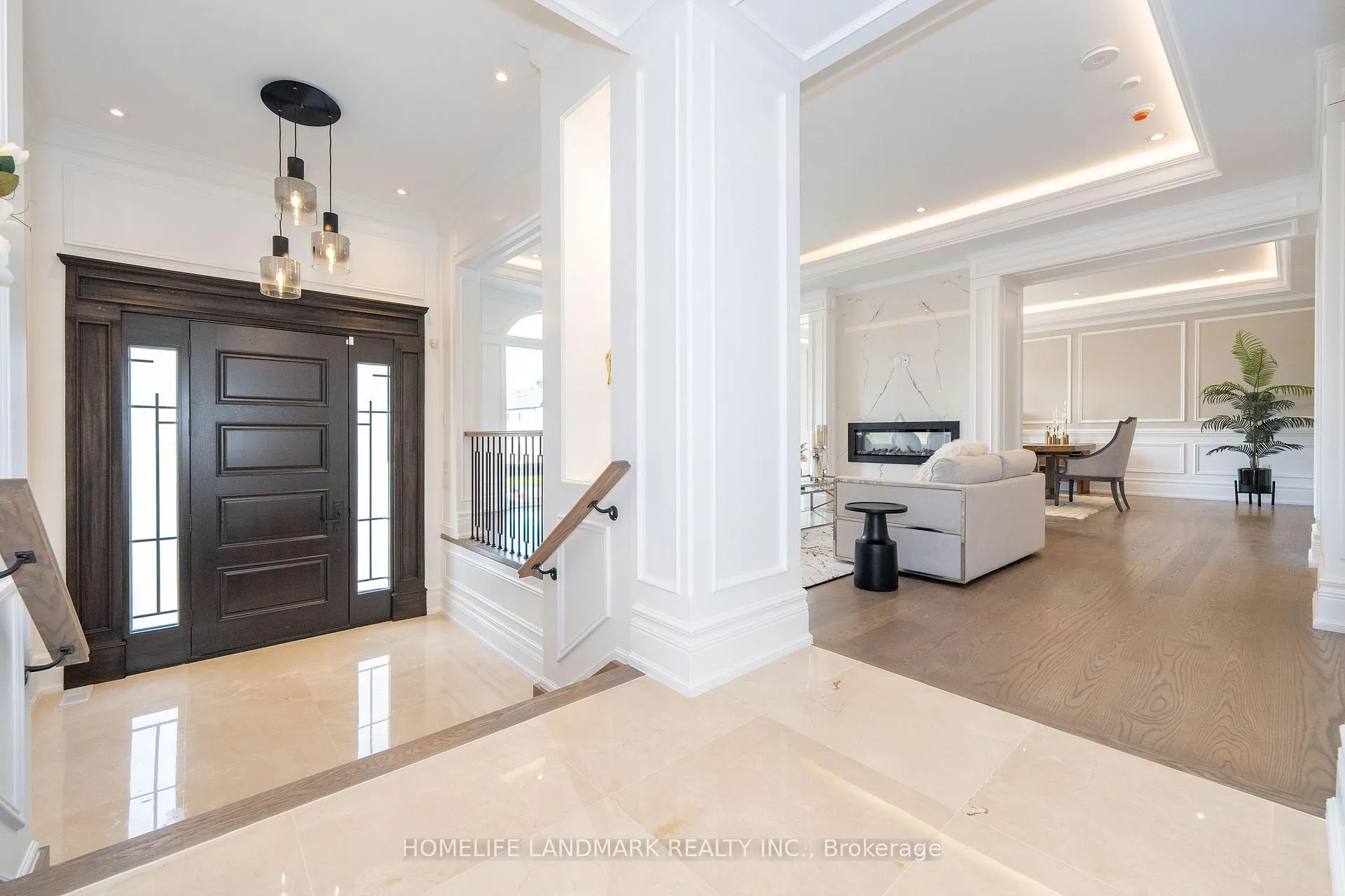 Photo 2 of 104 Dexter Road E, Richmond Hill, North Richvale — HOMEH