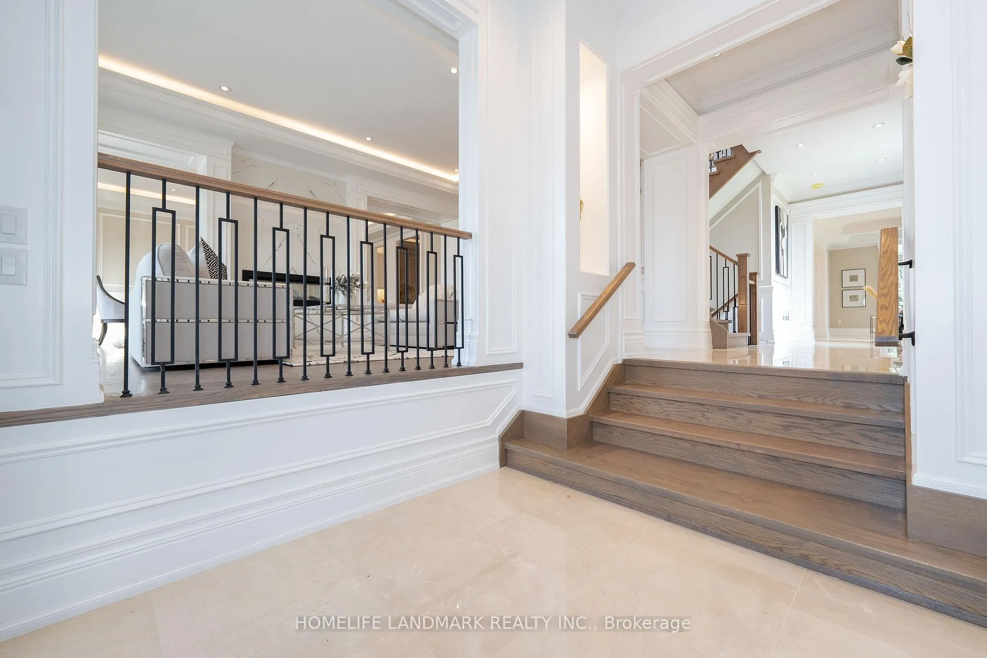 Photo 3 of 104 Dexter Road E, Richmond Hill, North Richvale — HOMEH
