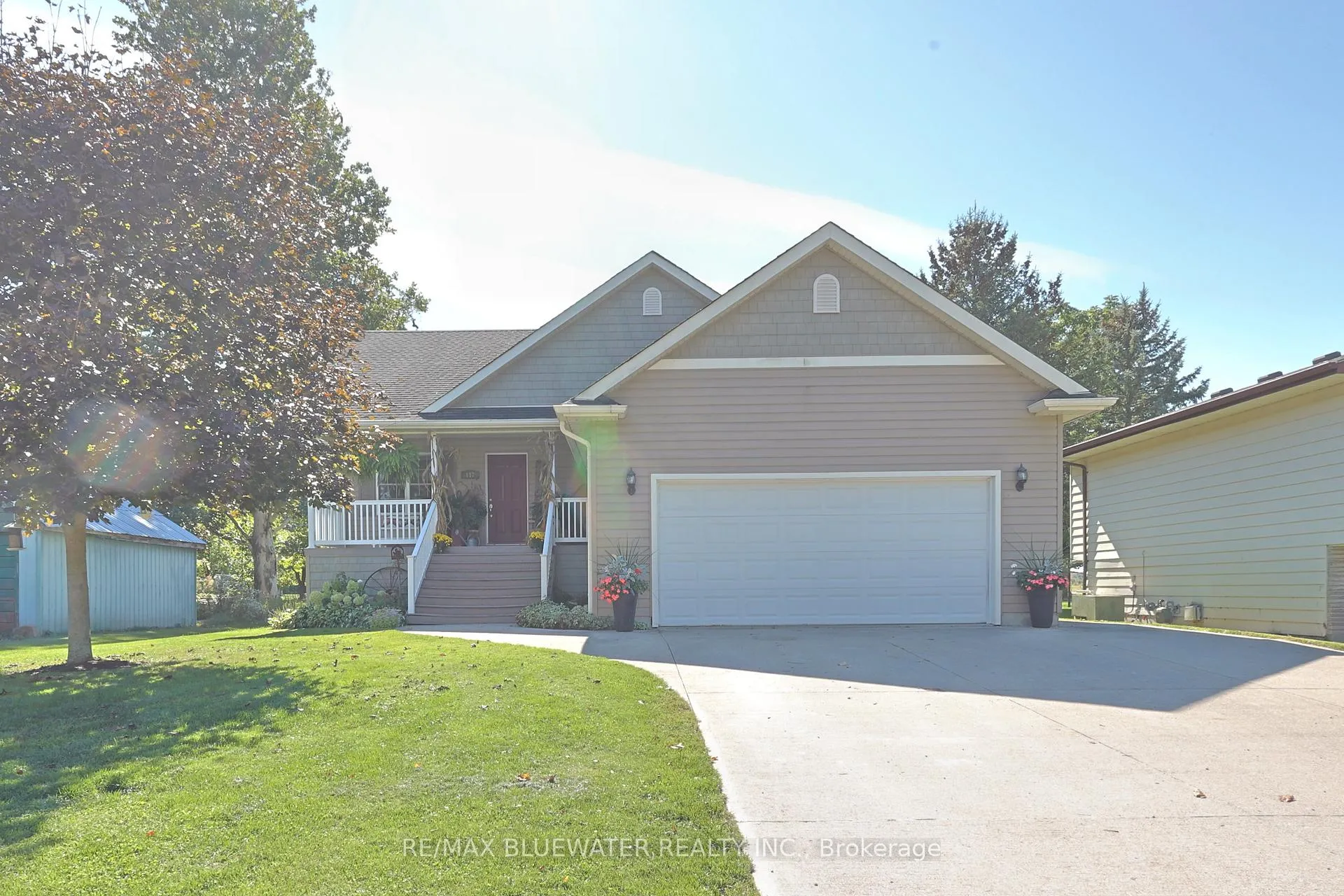 Photo 1 of 117 Duke Street, North Middlesex, Parkhill — HOMEH